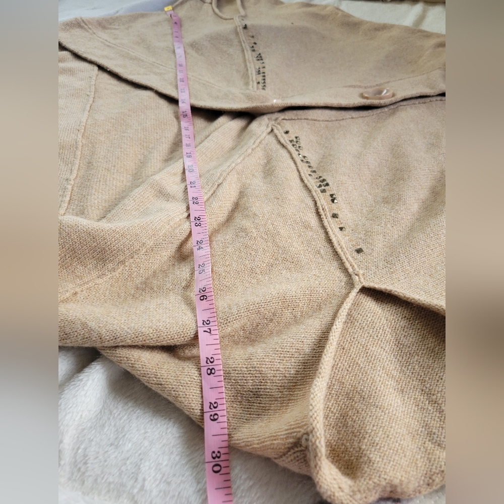 ✨️HP✨️Karlie | Cute Tan Studded Oversized Wool Blend Batwing Cardigan (SIZE S) - Picture 10 of 12